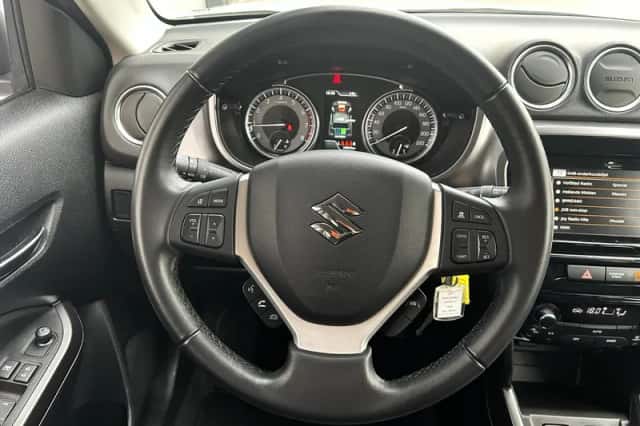 Suzuki Vitara (2023) thumbnail 12