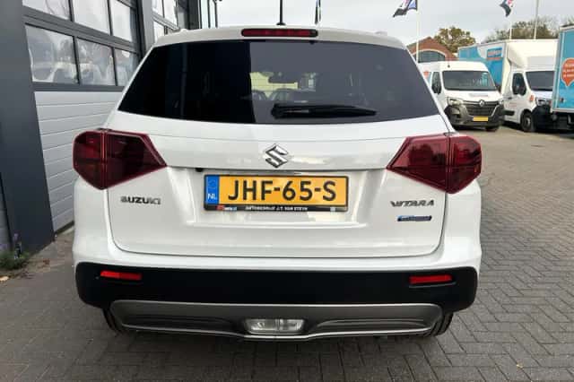 Suzuki Vitara (2023) thumbnail 7