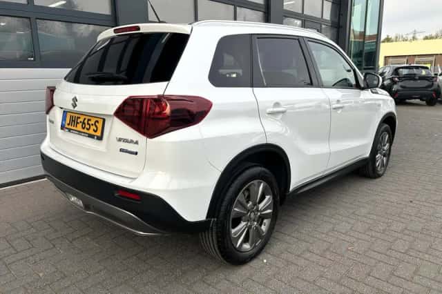 Suzuki Vitara (2023) thumbnail 9