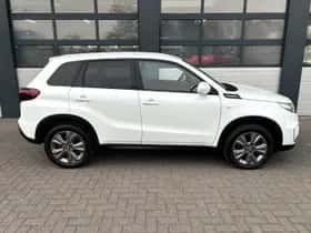 Suzuki Vitara (2023) thumbnail 10