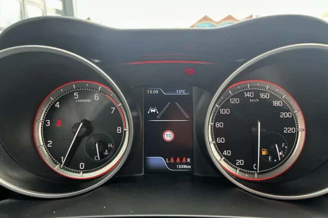 Suzuki Swift (2025) thumbnail 16