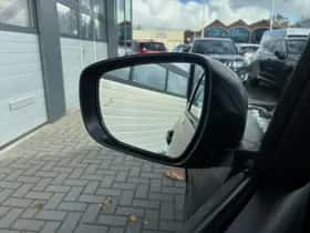 Suzuki Swift thumbnail 4
