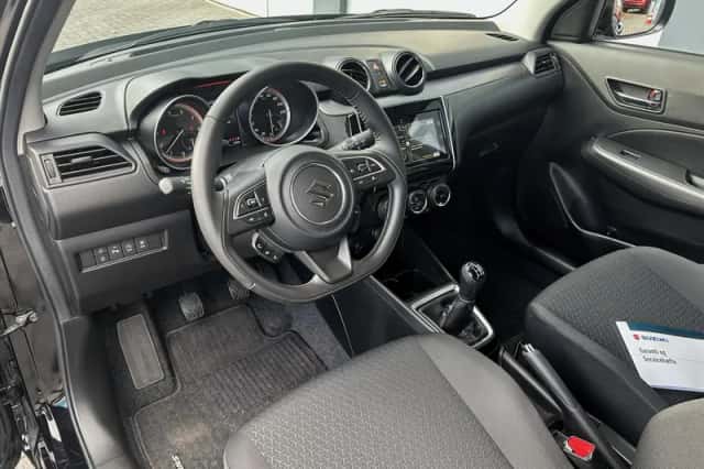 Suzuki Swift (2025) thumbnail 6
