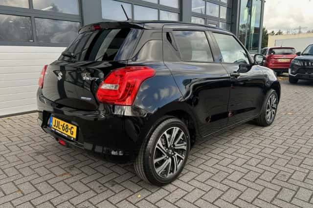 Suzuki Swift (2025) thumbnail 10