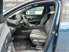 Peugeot 3008 (2023) thumbnail 4