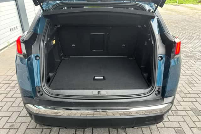 Peugeot 3008 (2023) thumbnail 8