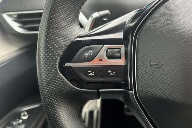 Peugeot 3008 (2021) thumbnail 17
