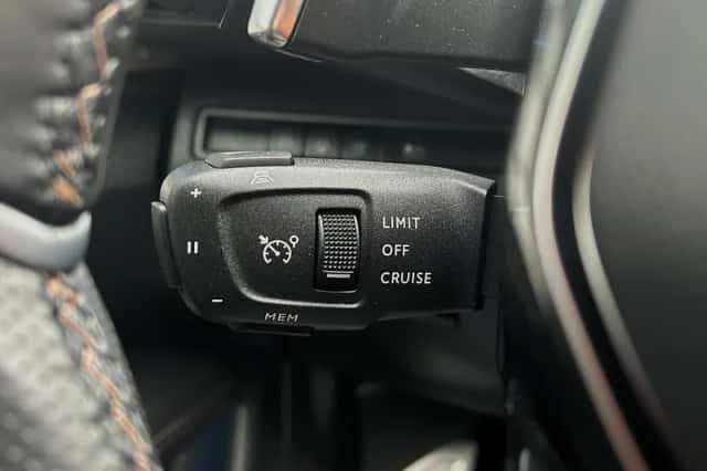 Peugeot 3008 (2021) thumbnail 19
