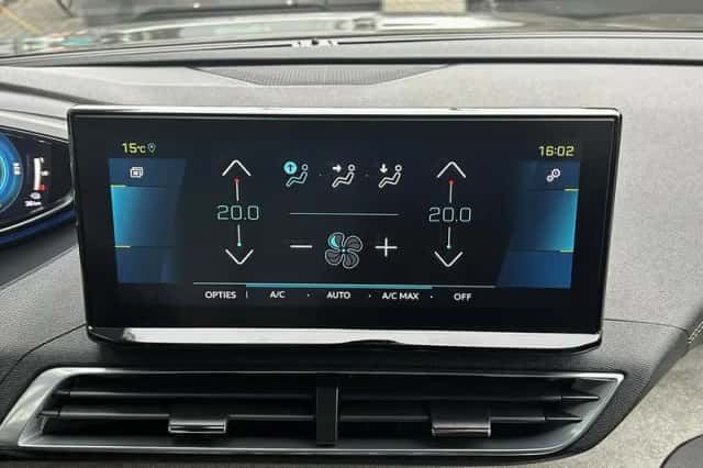 Peugeot 3008 (2021) thumbnail 22