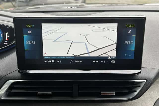 Peugeot 3008 (2021) thumbnail 23