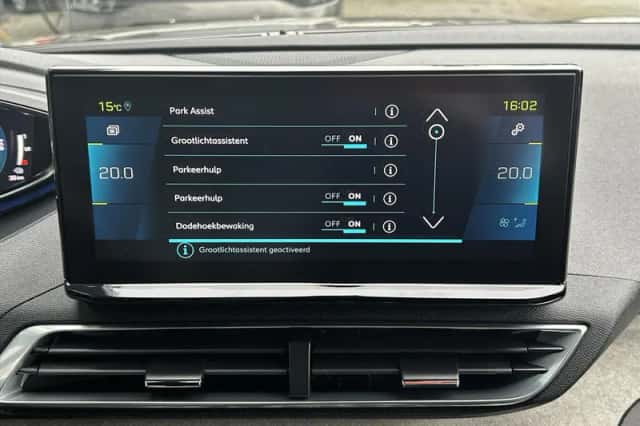 Peugeot 3008 (2021) thumbnail 24