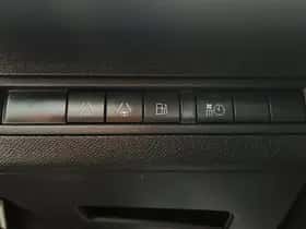 Peugeot 3008 (2021) thumbnail 7