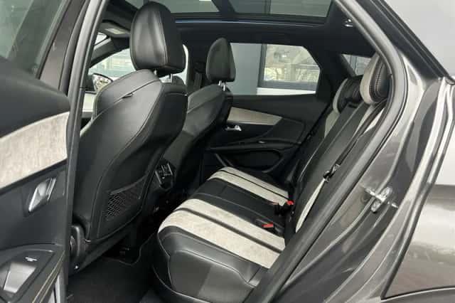 Peugeot 3008 (2021) thumbnail 8