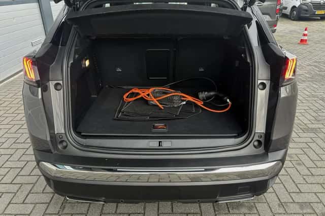 Peugeot 3008 (2021) thumbnail 10