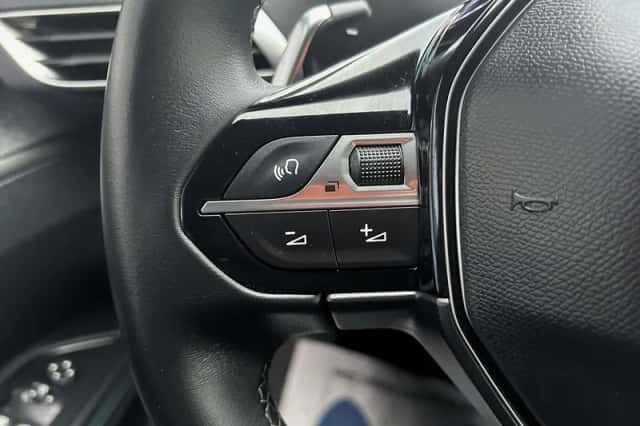 Peugeot 3008 (2023) thumbnail 13
