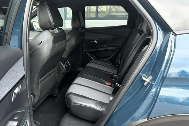 Peugeot 3008 (2023) thumbnail 5