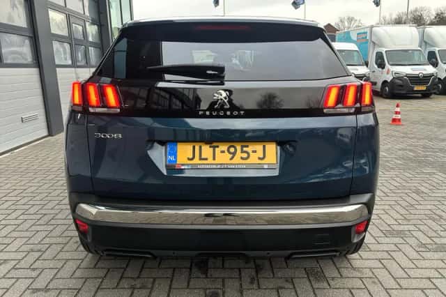 Peugeot 3008 (2023) thumbnail 7