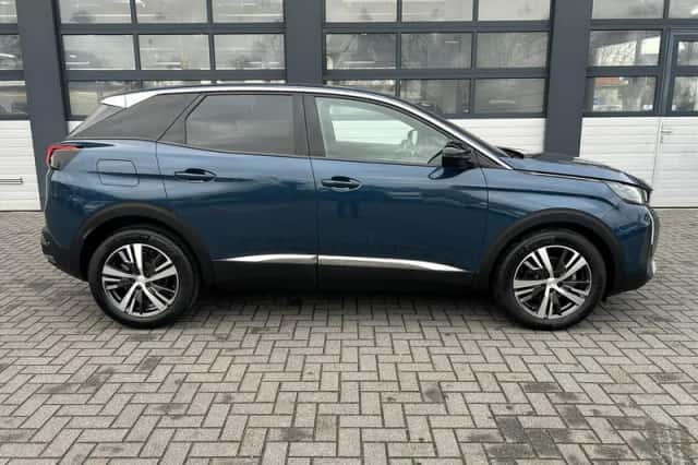 Peugeot 3008 (2023) thumbnail 10