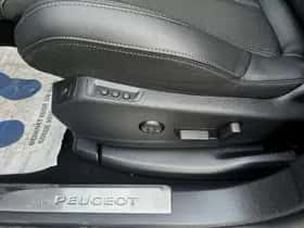 Peugeot 3008 (2023) thumbnail 7