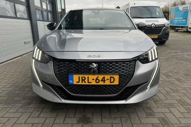 Peugeot 208 (2023) thumbnail 2