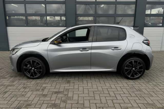 Peugeot 208 (2023) thumbnail 3