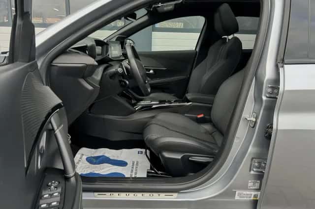 Peugeot 208 (2023) thumbnail 4