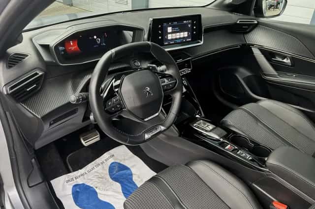 Peugeot 208 (2023) thumbnail 5
