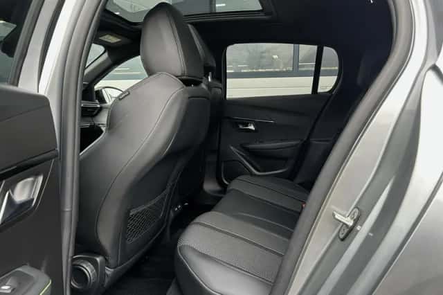 Peugeot 208 (2023) thumbnail 6