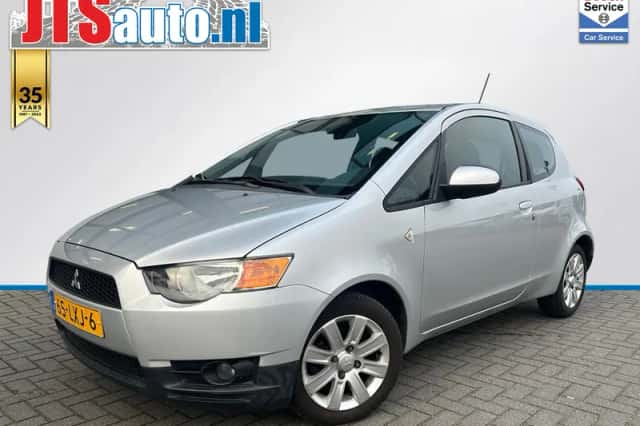 Mitsubishi Colt (2010) thumbnail 1