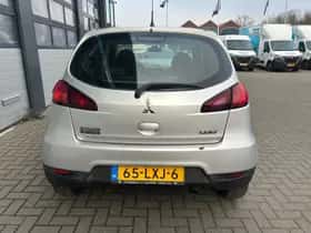 Mitsubishi Colt (2010) thumbnail 6