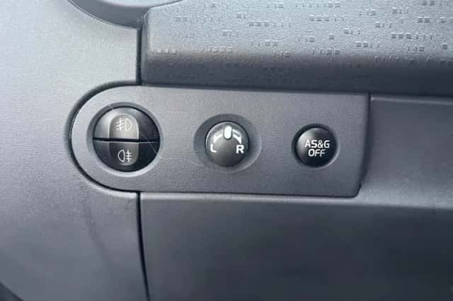 Mitsubishi Colt (2010) thumbnail 10