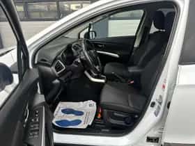 Suzuki S-Cross (2014) thumbnail 4