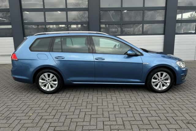 Volkswagen Golf (2016) thumbnail 12