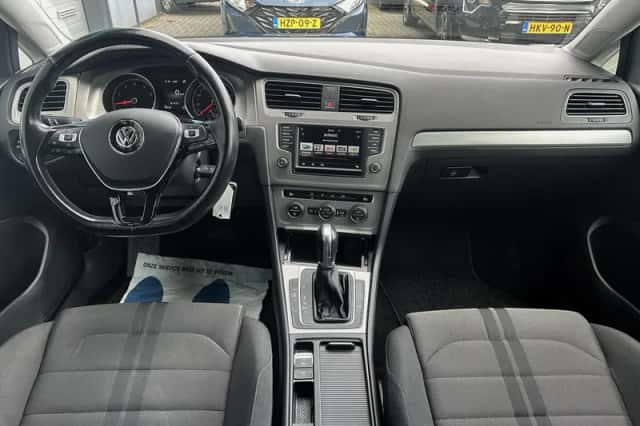 Volkswagen Golf (2016) thumbnail 13