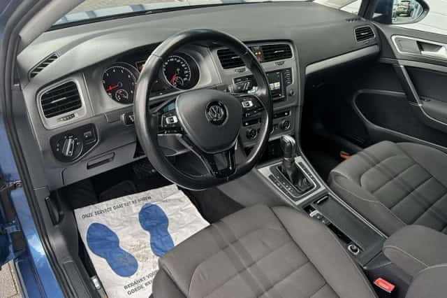 Volkswagen Golf (2016) thumbnail 6
