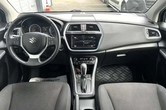 Suzuki S-Cross (2018) thumbnail 11