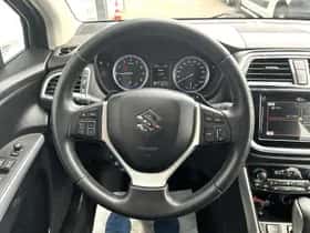 Suzuki S-Cross (2018) thumbnail 12