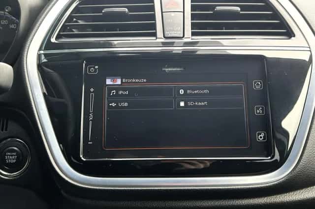 Suzuki S-Cross (2018) thumbnail 19
