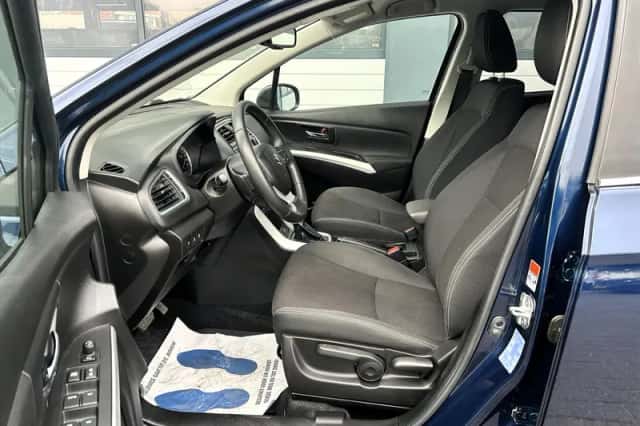Suzuki S-Cross (2018) thumbnail 4