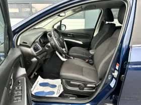 Suzuki S-Cross (2018) thumbnail 4