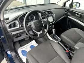 Suzuki S-Cross (2018) thumbnail 5