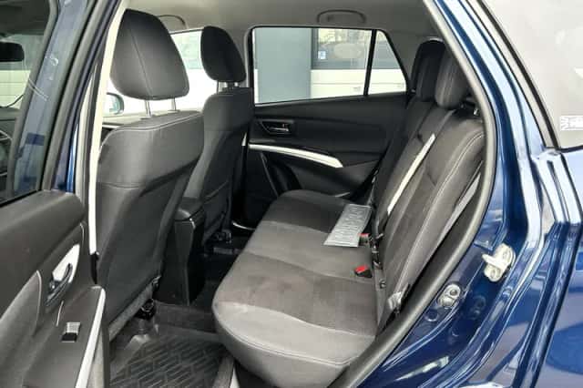 Suzuki S-Cross (2018) thumbnail 6