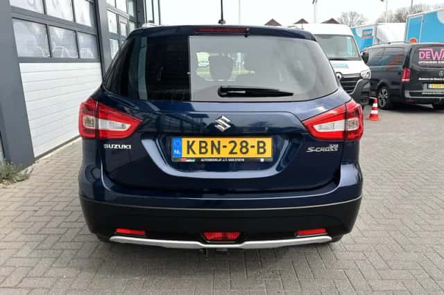 Suzuki S-Cross (2018) thumbnail 7