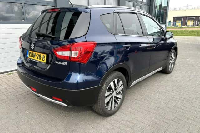 Suzuki S-Cross (2018) thumbnail 9