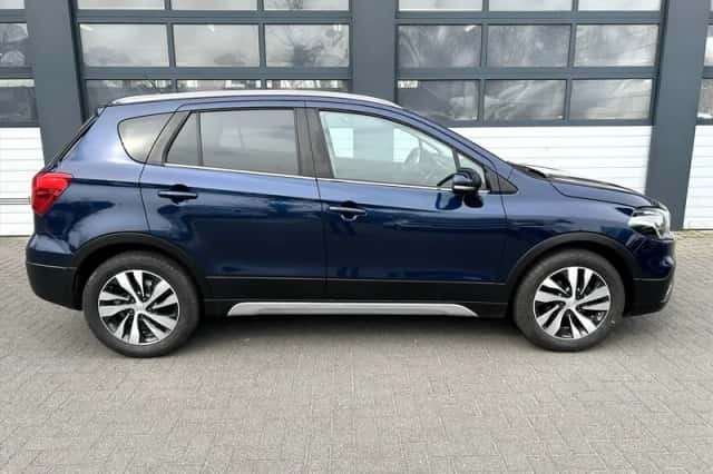 Suzuki S-Cross (2018) thumbnail 10