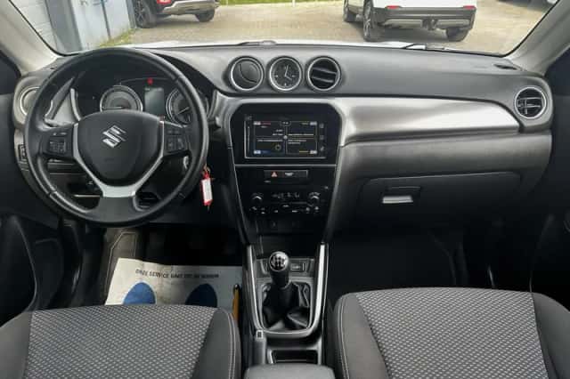 Suzuki Vitara (2019) thumbnail 12