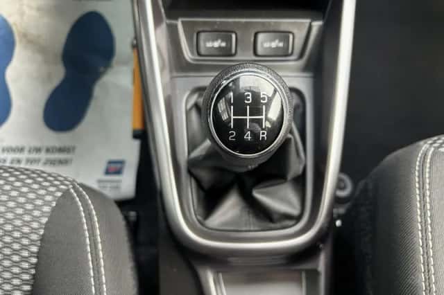 Suzuki Vitara (2019) thumbnail 22