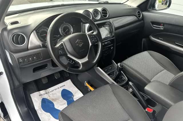 Suzuki Vitara (2019) thumbnail 6