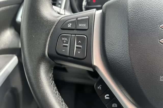 Suzuki S-Cross (2017) thumbnail 13