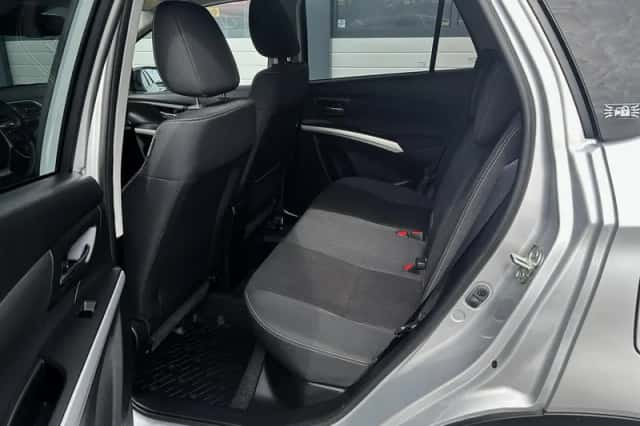 Suzuki S-Cross (2017) thumbnail 6
